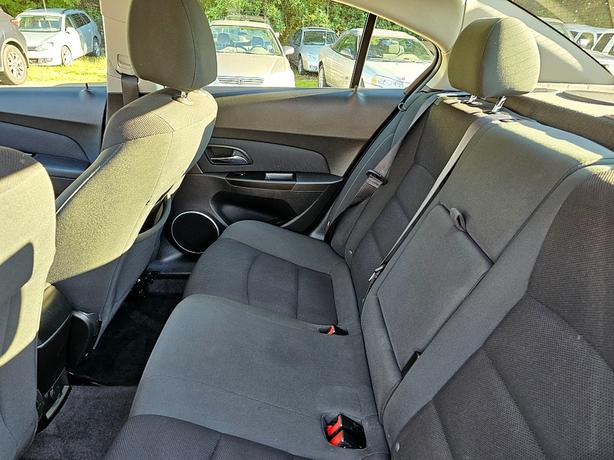 2012 Chevrolet Cruze LT w/2LT image 7