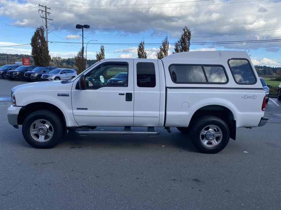 2006 Ford Super Duty F-350 SRW Lariat display photo