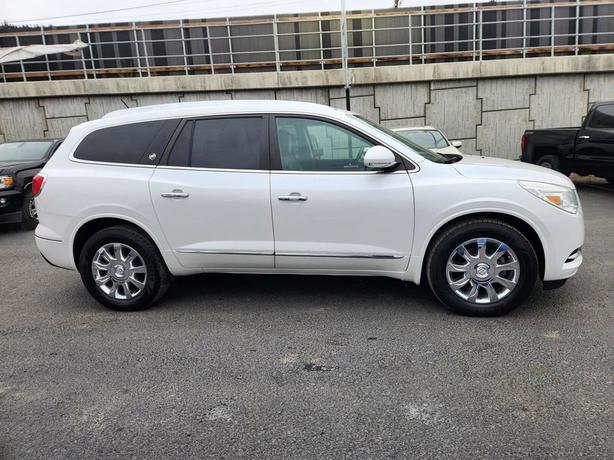 2017 Buick Enclave Leather - NO ACCIDENTS! 3RD ROW SEAT image 4
