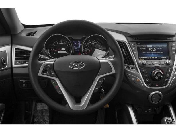 2017 Hyundai Veloster Tech (DCT) 3dr Hatchback image 4