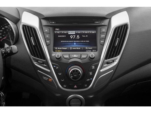 2017 Hyundai Veloster Tech (DCT) 3dr Hatchback image 7