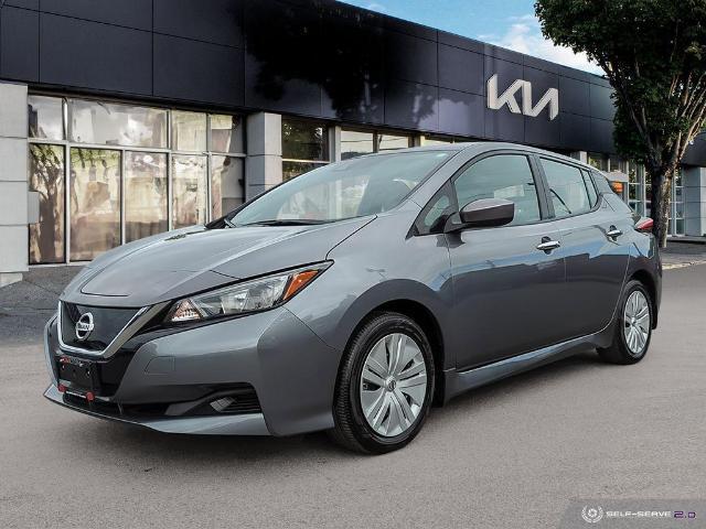 2021 Nissan LEAF display photo