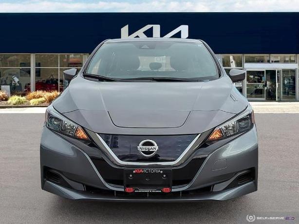 2021 Nissan LEAF image 2