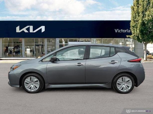 2021 Nissan LEAF image 3