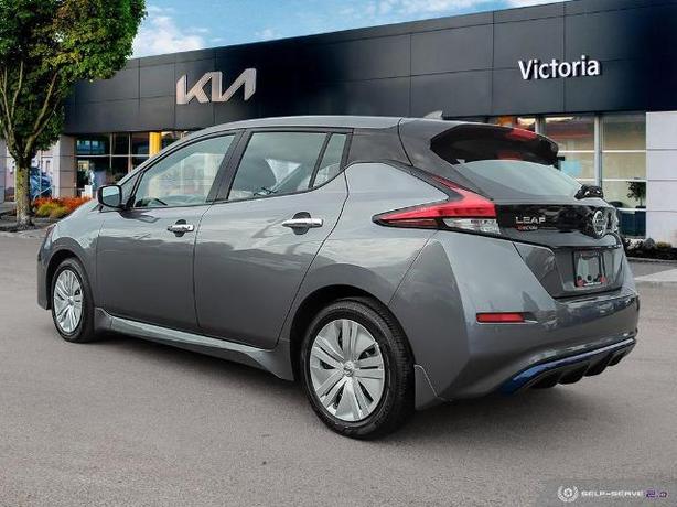 2021 Nissan LEAF image 4