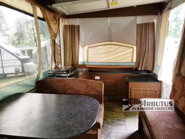 Used 2012 Starcraft Comet 1020 image 5