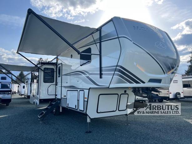 Used 2022 Keystone RV Montana 3121RL image 1
