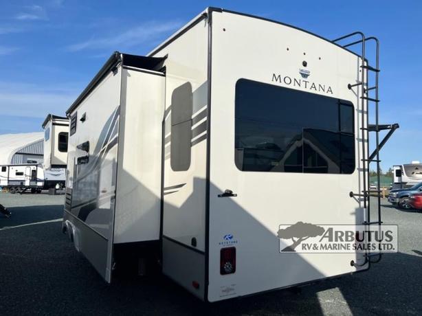 Used 2022 Keystone RV Montana 3121RL image 3
