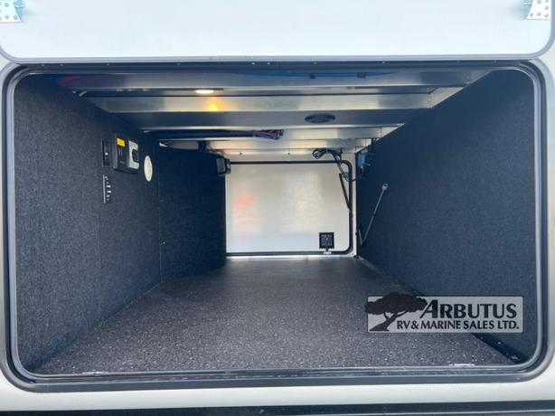 Used 2022 Keystone RV Montana 3121RL image 6