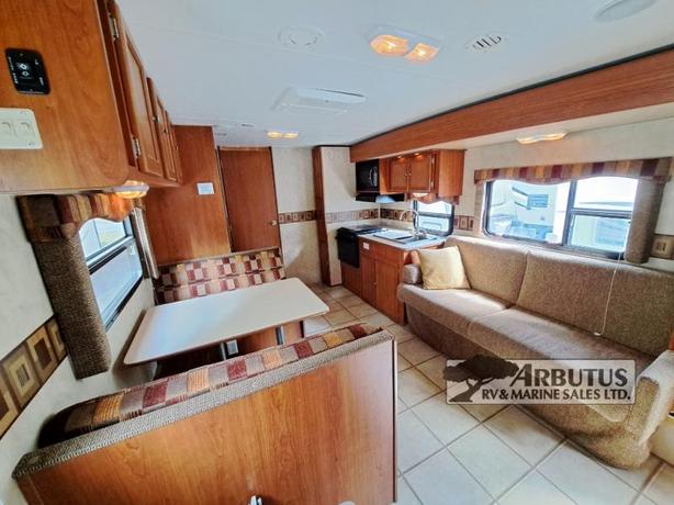 Used 2011 R-Vision Trail-Cruiser TC25QB image 6