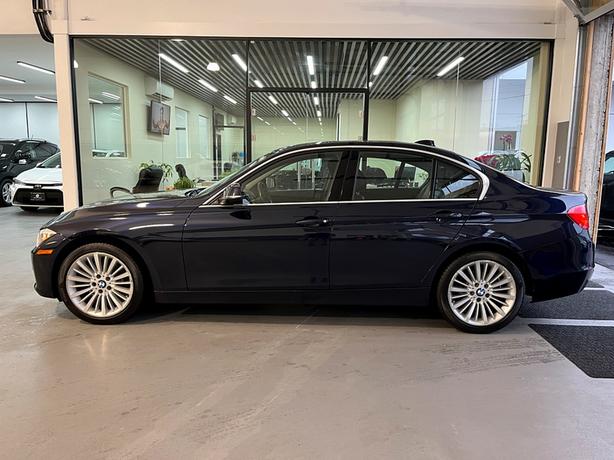 2015 BMW 320i xDrive AWD, $0 Claim, Local Victoria, LOW KM! image 3