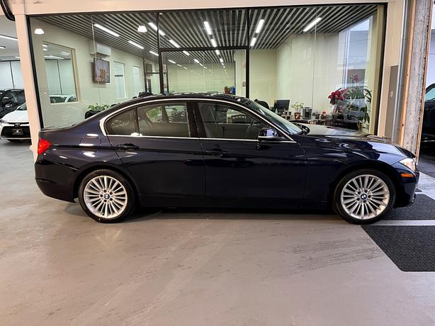 2015 BMW 320i xDrive AWD, $0 Claim, Local Victoria, LOW KM! image 4