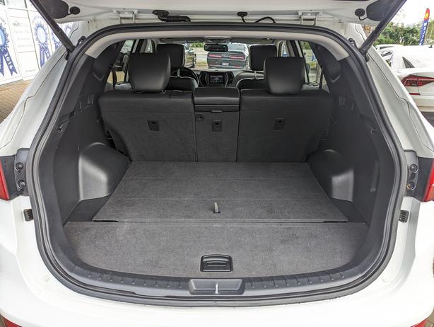 2016 Hyundai Santa Fe Sport - BC Only, Sunroof, Heated Seats, AWD image 7