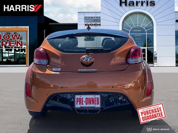 2017 HYUNDAI VELOSTER 3dr Cpe Man SE image 7