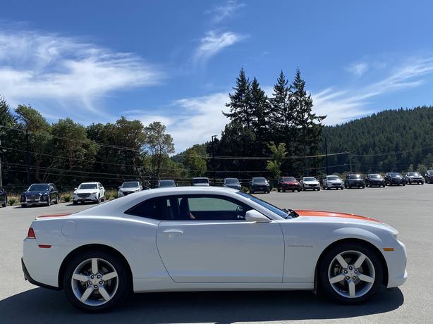 2015 Chevrolet Camaro 2LT image 3