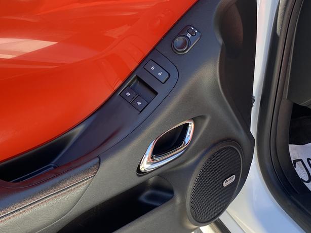 2015 Chevrolet Camaro 2LT image 7