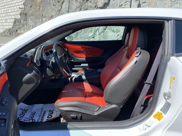 2015 Chevrolet Camaro 2LT image 8