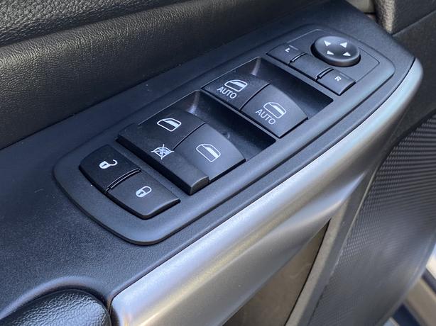 2020 Jeep Cherokee North 4WD-GPS Navigation,Blind-Spot/Rear,(CLF),AC image 7