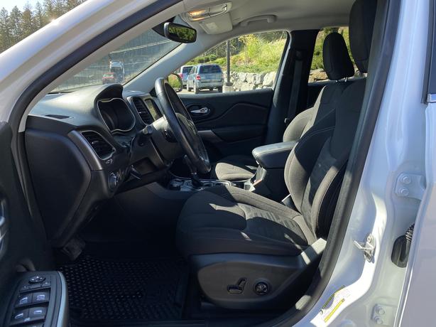 2020 Jeep Cherokee North 4WD-GPS Navigation,Blind-Spot/Rear,(CLF),AC image 8