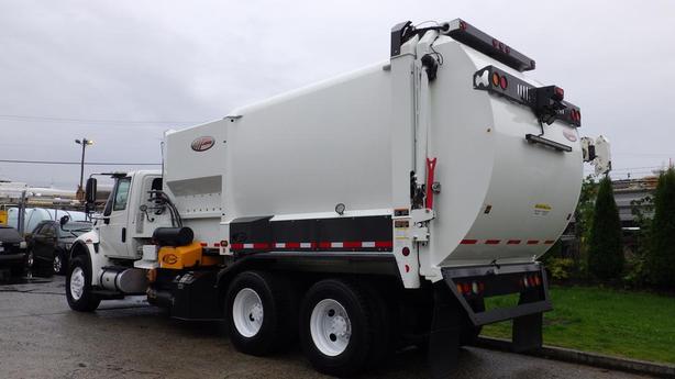 2015 International 7400 Garbage Truck With Air Brakes Diesel image 7