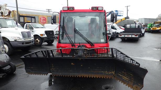 2011 Pistenbully 100 Plow Snow Groomer Diesel image 2