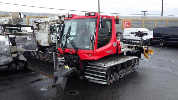 2011 Pistenbully 100 Plow Snow Groomer Diesel image 3
