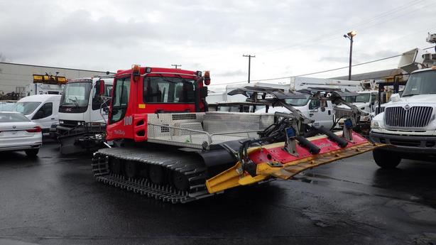 2011 Pistenbully 100 Plow Snow Groomer Diesel image 5