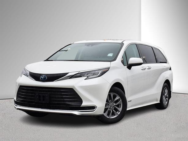 2021 Toyota Sienna XLE Hybrid - Leather, Sunroof, No Accidents, 8 Psg image 1