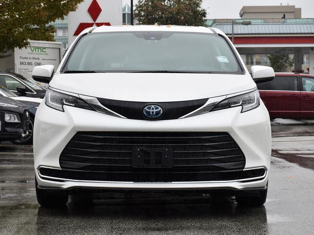 2021 Toyota Sienna XLE Hybrid - Leather, Sunroof, No Accidents, 8 Psg image 7