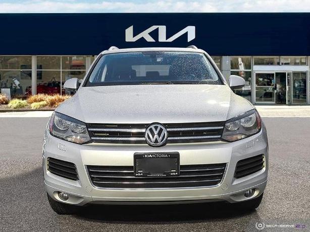 2011 Volkswagen Touareg 3.6L Highline 4dr All-wheel Drive 4MOTION image 2