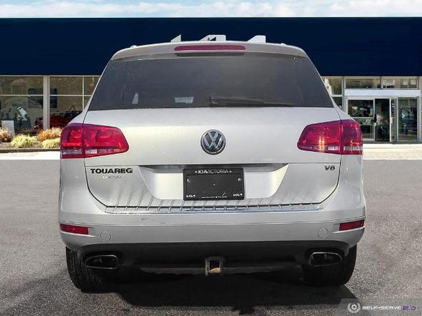 2011 Volkswagen Touareg 3.6L Highline 4dr All-wheel Drive 4MOTION image 5