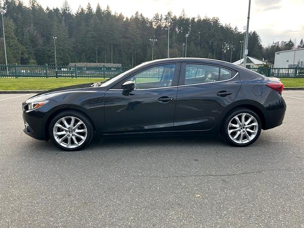 2015 Mazda Mazda3 s Grand Touring image 2