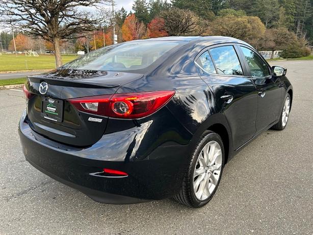 2015 Mazda Mazda3 s Grand Touring image 4
