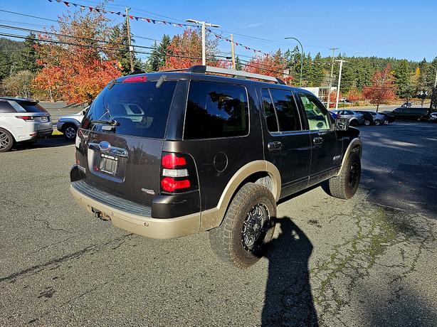 2006 Ford Explorer Eddie Bauer image 4