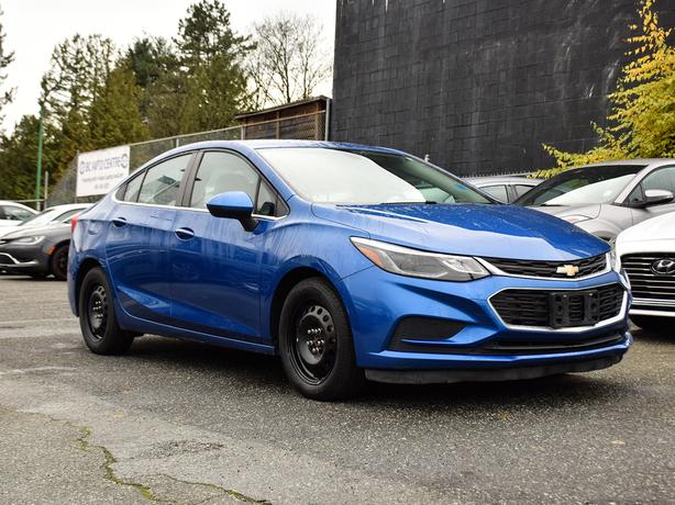 2017 Chevrolet Cruze LT - Backup Camera, Heated Seats, Sunroof image 6