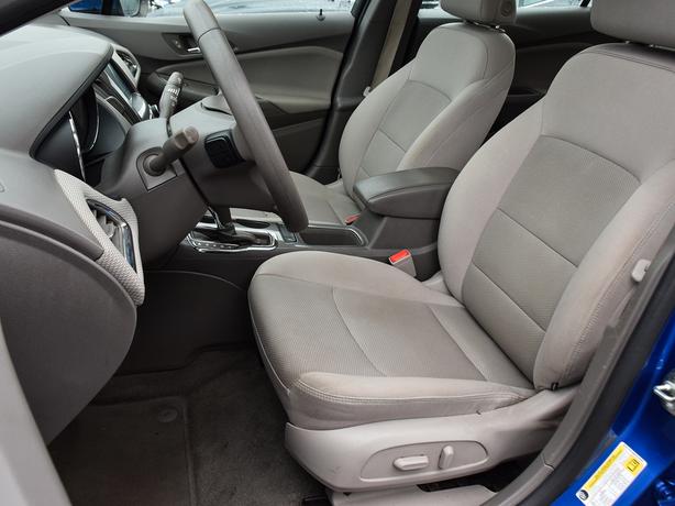 2017 Chevrolet Cruze LT - Backup Camera, Heated Seats, Sunroof image 8