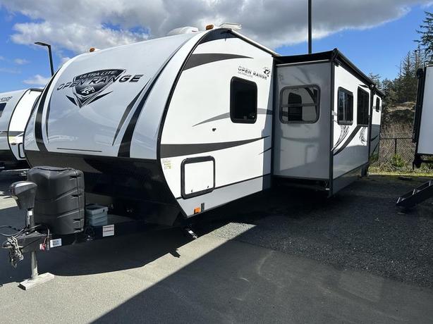 2017 Highland Ridge RV Ultra Lite UT3110BH image 3