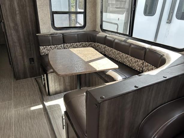 2017 Highland Ridge RV Ultra Lite UT3110BH image 8