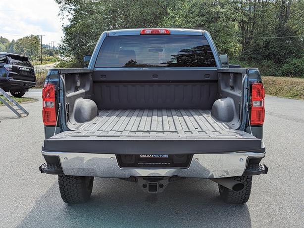 2015 GMC Sierra 3500HD SLE - 6.0L V8, 4x4, CrewCab, Standard Bed image 7