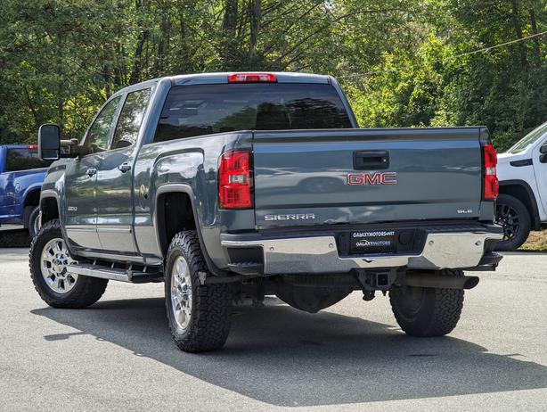 2015 GMC Sierra 3500HD SLE - 6.0L V8, 4x4, CrewCab, Standard Bed image 8