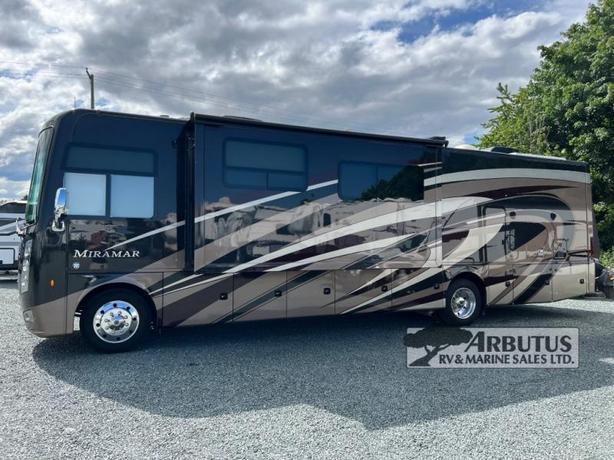 Used 2019 Thor Miramar 35.2 image 2