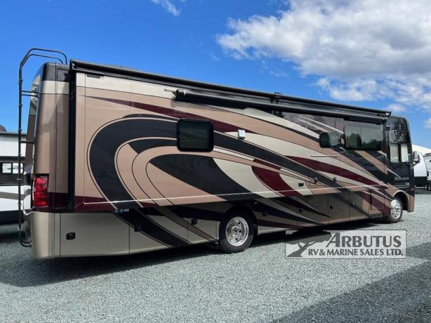 Used 2019 Thor Miramar 35.2 image 5