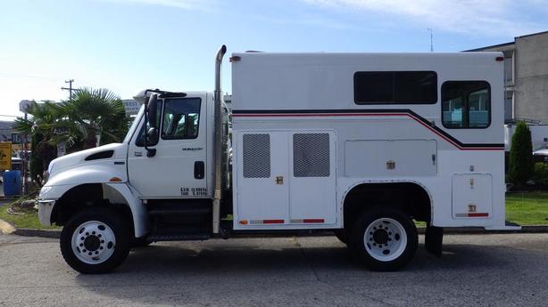 2014 International 4300 DuraStar Service Truck Dually Diesel Air Brakes image 6