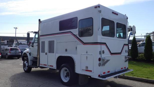 2014 International 4300 DuraStar Service Truck Dually Diesel Air Brakes image 7