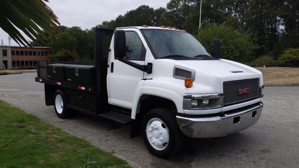 2004 GMC C4500 11 Foot Flat Deck Diesel Dually image 1