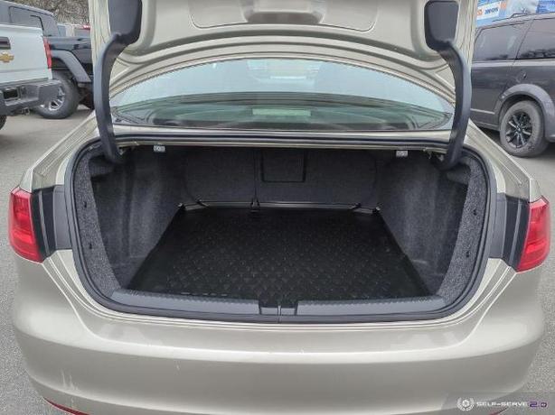 2014 Volkswagen Jetta 2.0L Comfortline (A6) 4dr Sedan image 8