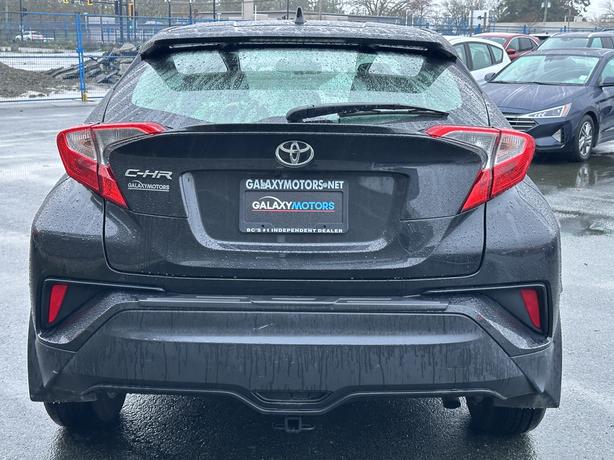 2018 Toyota C-HR XLE FWD-Heated Sport Seats,Auto Headlights,AC image 4