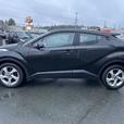 2018 Toyota C-HR XLE FWD-Heated Sport Seats,Auto Headlights,AC thumbnail image 5