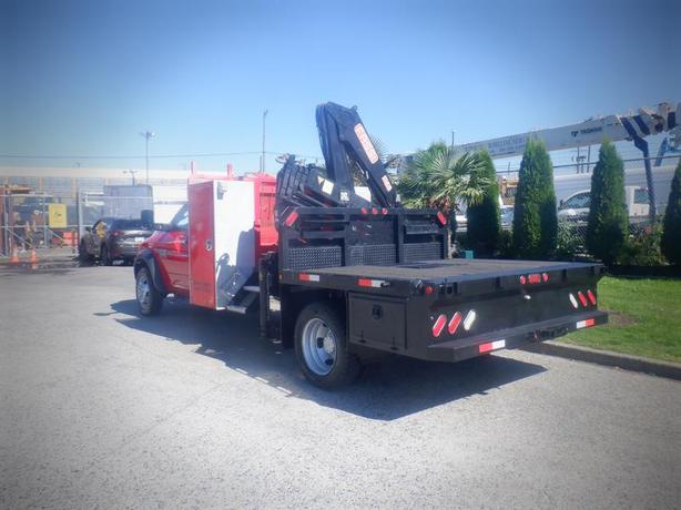 2017 RAM 5500 Flat Deck 6.5 foot With Fassi Crane 4WD Dually image 7