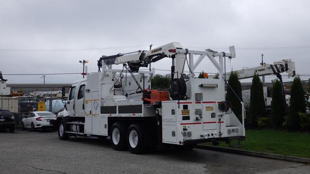 2014 Freightliner 114SD Crane Truck Diesel Air Brake image 8
